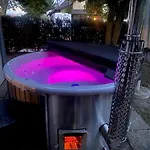 Seenahes Haus Mit Hot Tub 크롬펜돌프