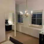 Seenahes Haus Mit Hot Tub 크롬펜돌프