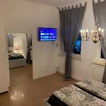 Seenahes Haus Mit Hot Tub 크롬펜돌프
