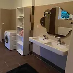 펜션 Seenahes Haus Mit Hot Tub 크롬펜돌프