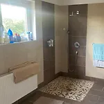 펜션 Seenahes Haus Mit Hot Tub 크롬펜돌프