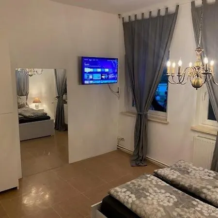 Дом отдыха Seenahes Haus Mit Hot Tub Крумпендорф