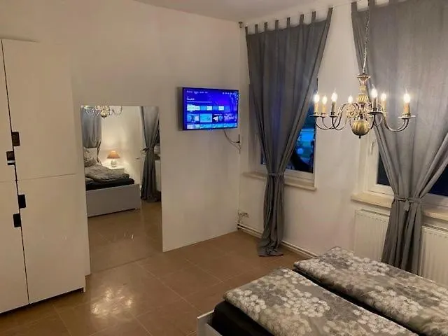 Seenahes Haus Mit Hot Tub Krumpendorf