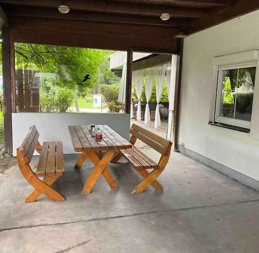 Seenahes Haus Mit Hot Tub Крумпендорф