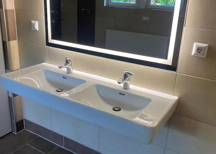 Seenahes Haus Mit Hot Tub *